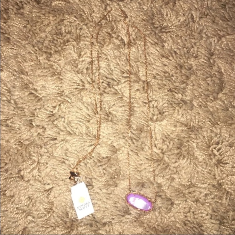Kendra Scott necklace